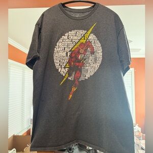 DC COMICS • THE FLASH • WORD COLLAGE SHIRT • SOFT TSHIRT SIZE L • GUC
